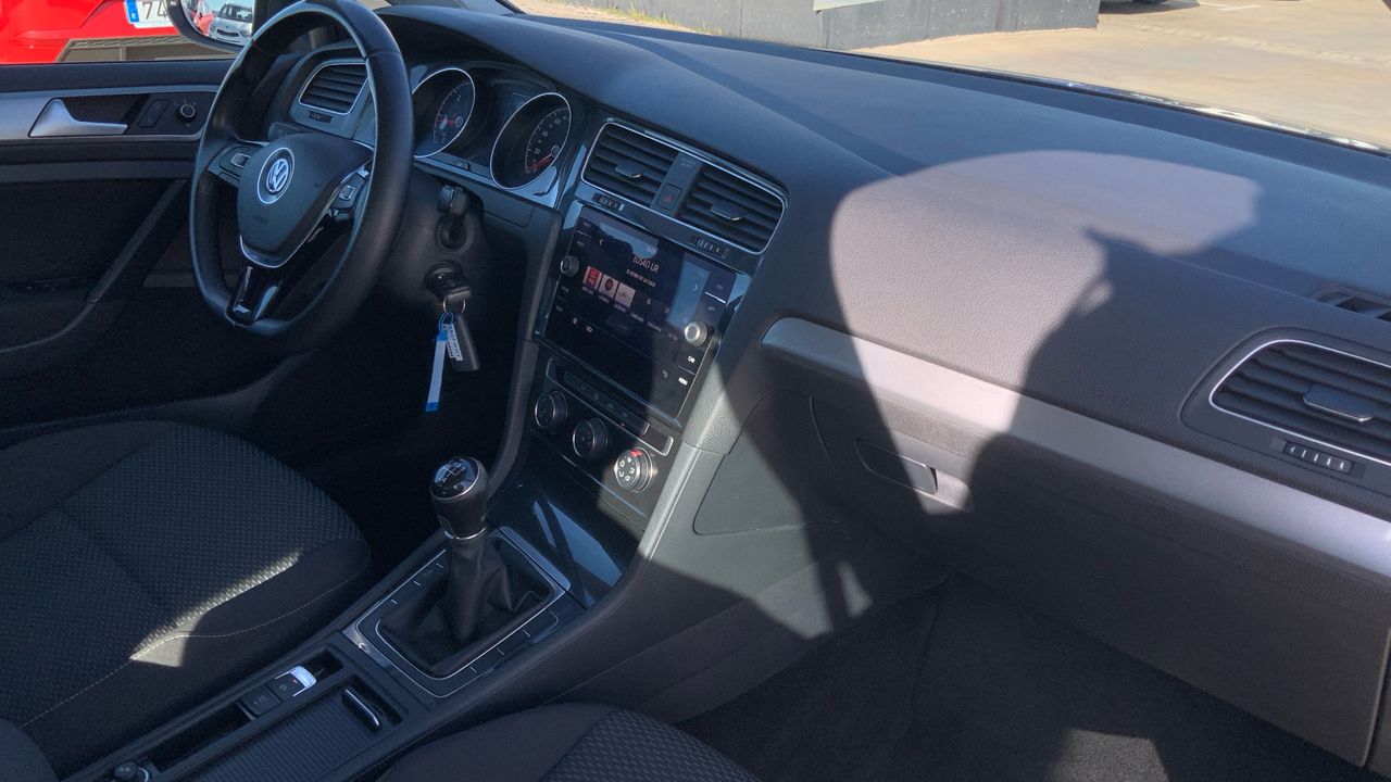 Volkswagen Golf 1.6 TDI BUSINESS & NAVI VARIANT 115 5P