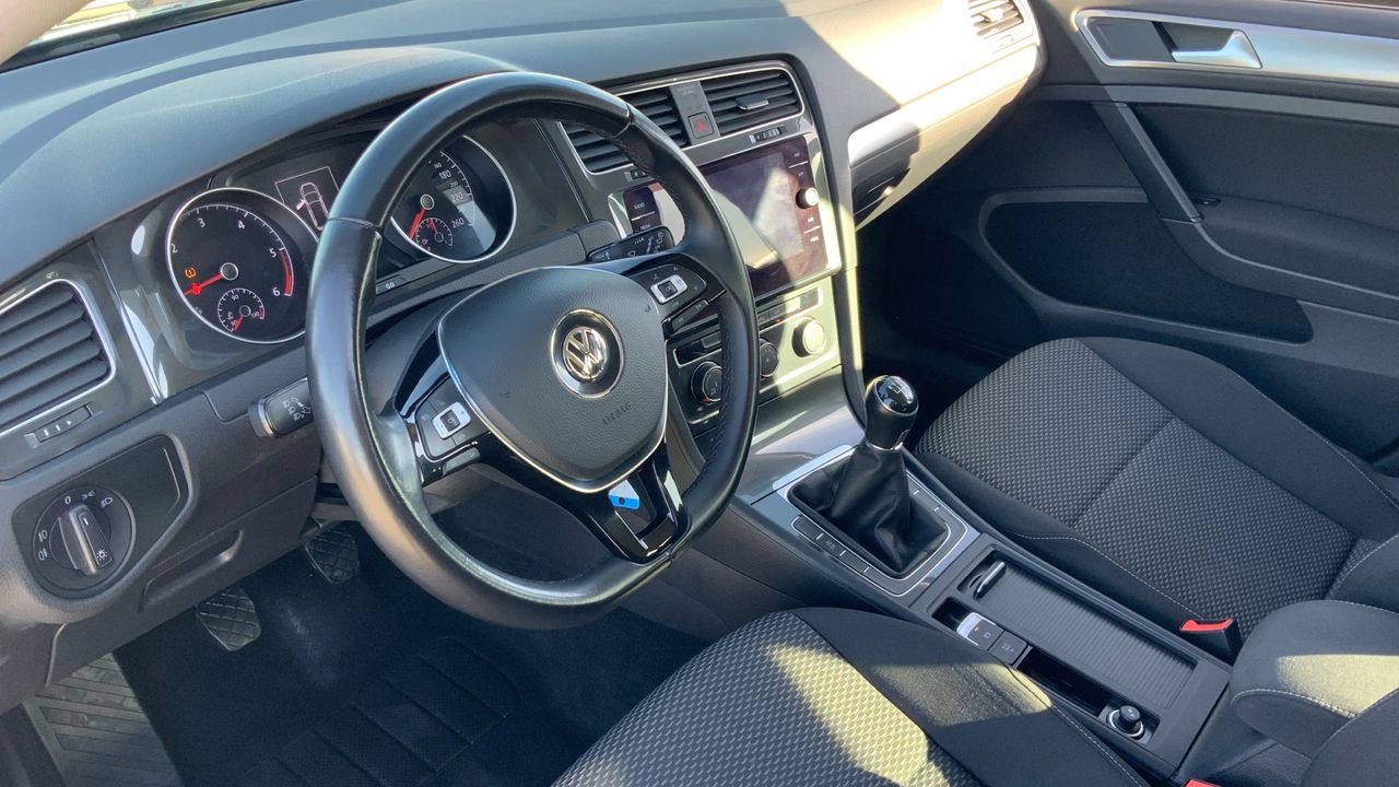 Volkswagen Golf 1.6 TDI BUSINESS & NAVI VARIANT 115 5P