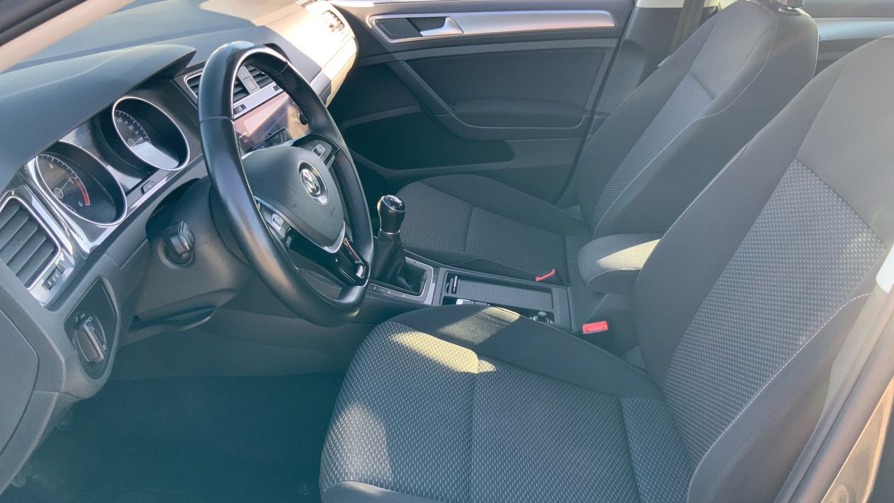 Volkswagen Golf 1.6 TDI BUSINESS & NAVI VARIANT 115 5P