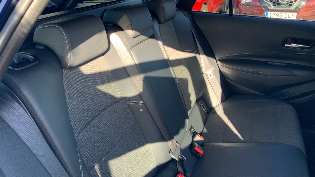 Toyota Corolla 1.8 H STYLE TOURING SPORT E-CVT 122 5P