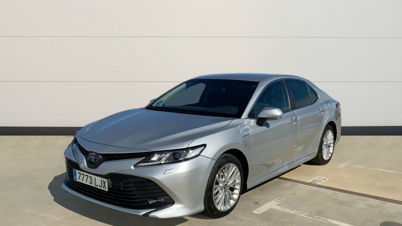 Toyota Camry 2.5 HYBRID ADVANCE 218 4P