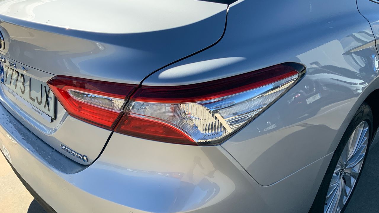 Toyota Camry 2.5 HYBRID ADVANCE 218 4P