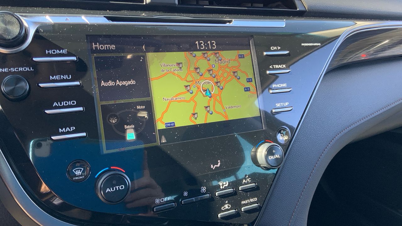 Toyota Camry 2.5 HYBRID ADVANCE 218 4P