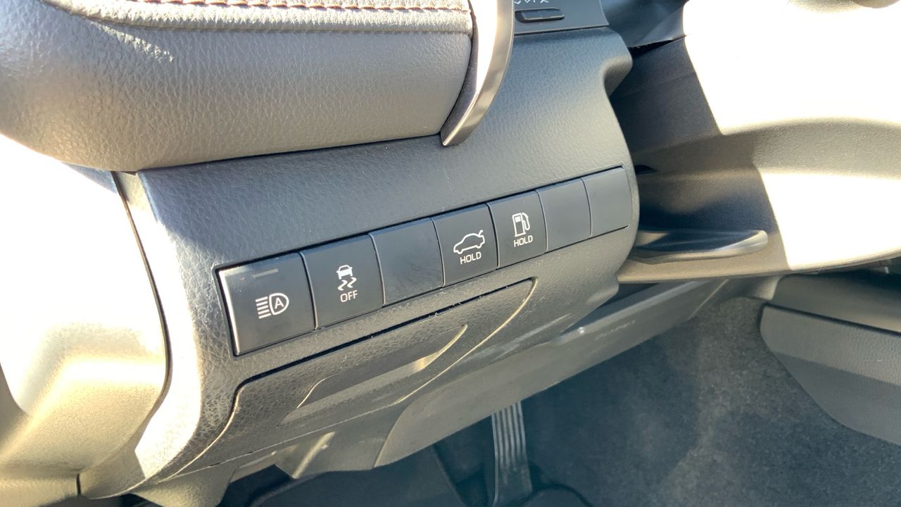 Toyota Camry 2.5 HYBRID ADVANCE 218 4P