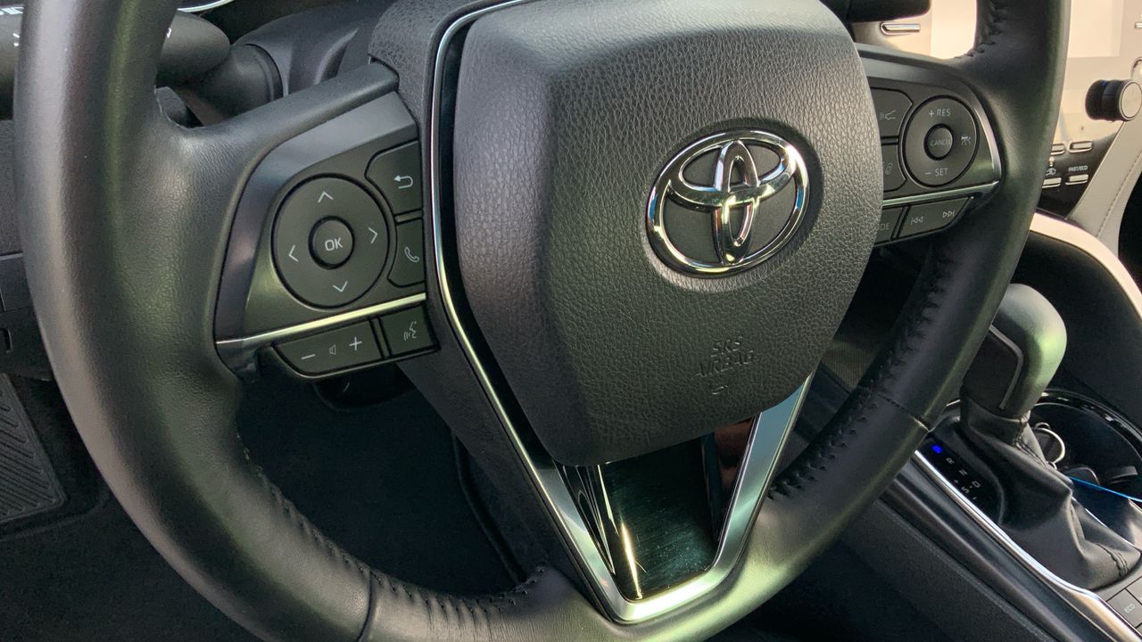 Toyota Camry 2.5 HYBRID ADVANCE 218 4P