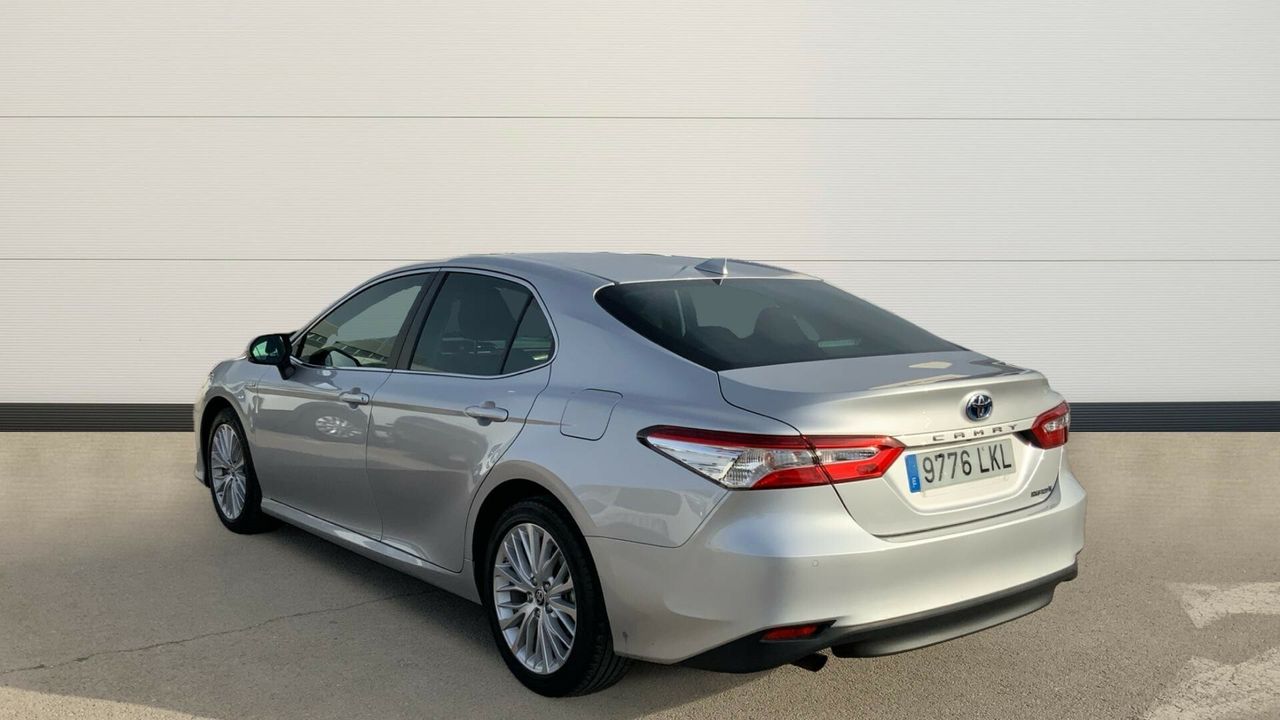 Toyota Camry 2.5 HYBRID ADVANCE 218 4P