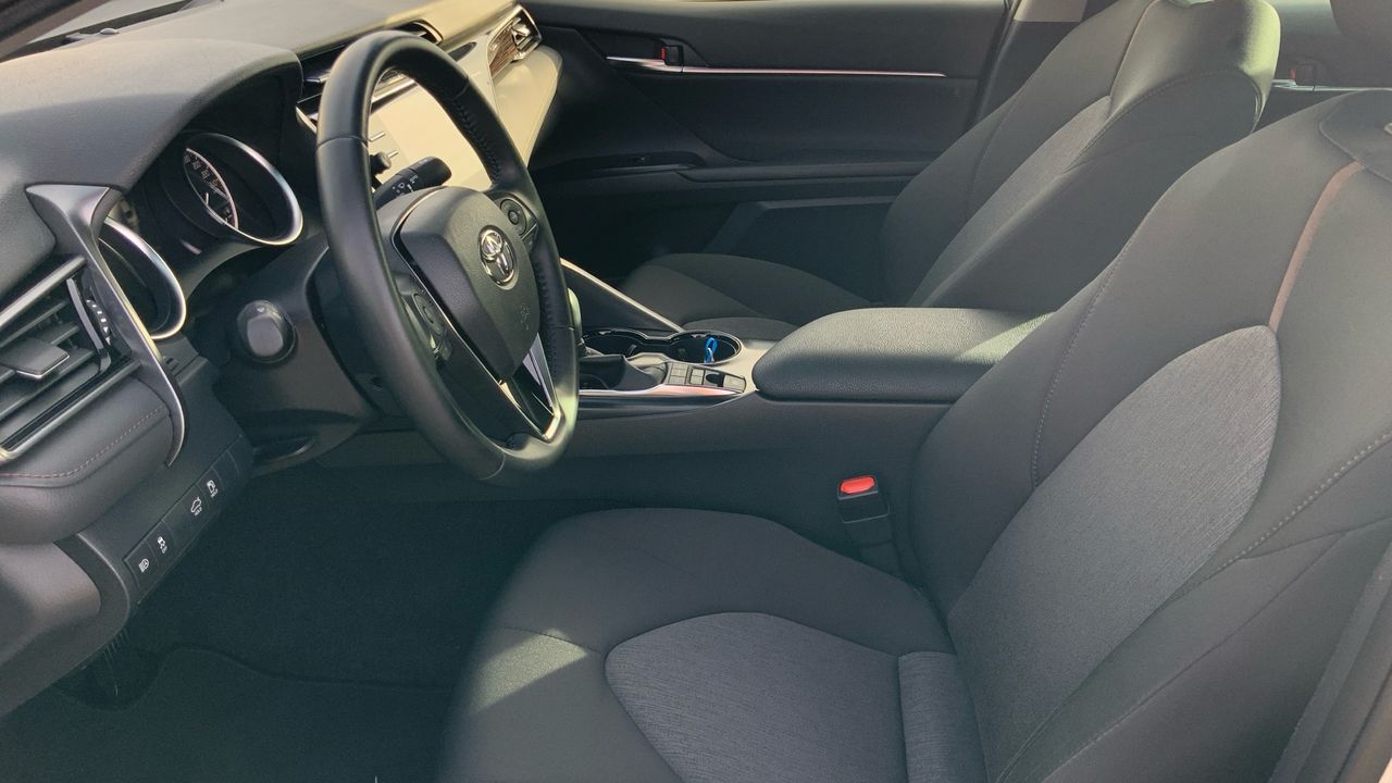 Toyota Camry 2.5 HYBRID ADVANCE 218 4P