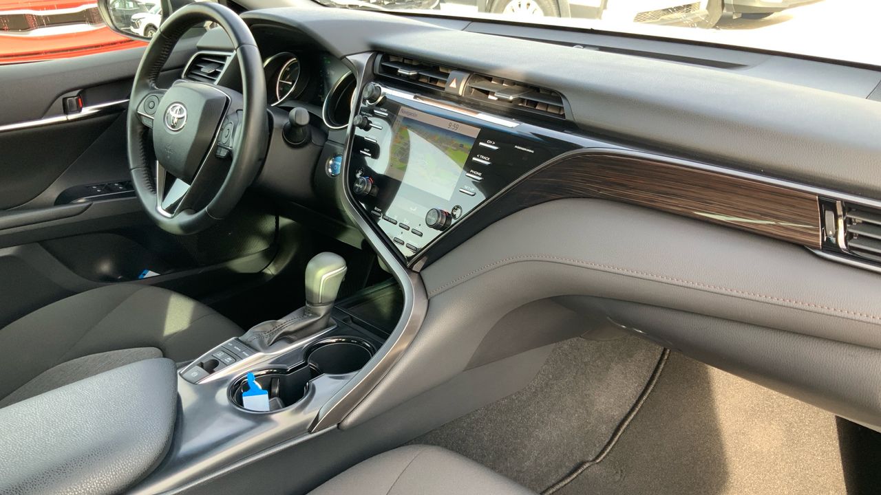 Toyota Camry 2.5 HYBRID ADVANCE 218 4P