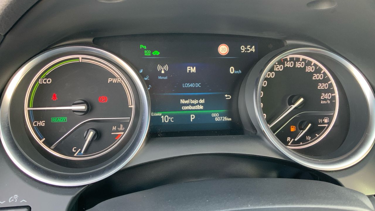 Toyota Camry 2.5 HYBRID ADVANCE 218 4P