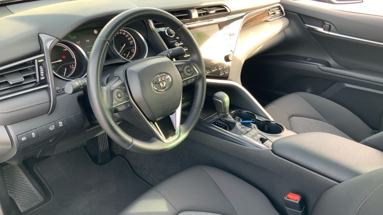 Toyota Camry 2.5 HYBRID ADVANCE 218 4P