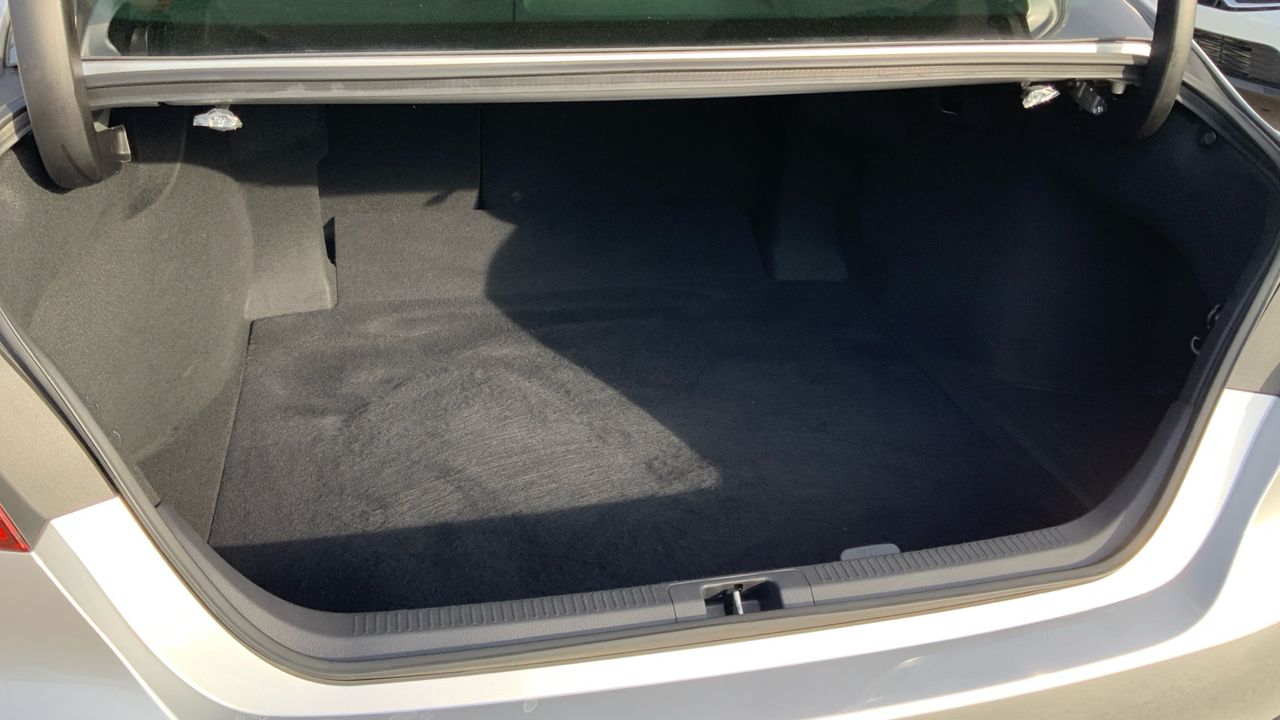 Toyota Camry 2.5 HYBRID ADVANCE 218 4P
