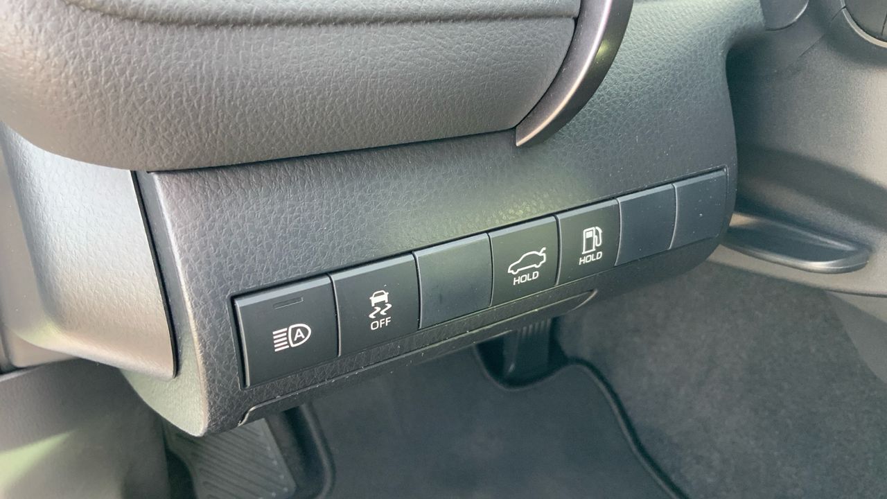 Toyota Camry 2.5 HYBRID ADVANCE 218 4P