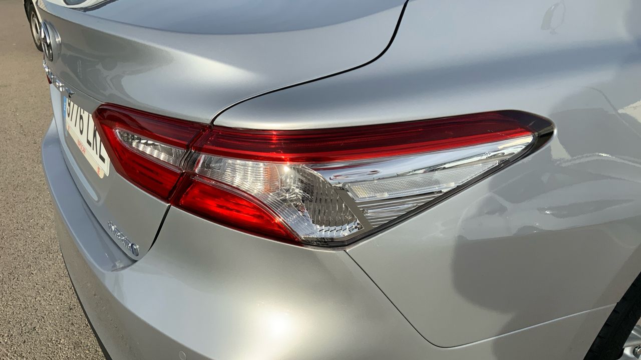 Toyota Camry 2.5 HYBRID ADVANCE 218 4P