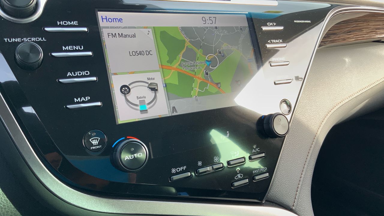 Toyota Camry 2.5 HYBRID ADVANCE 218 4P
