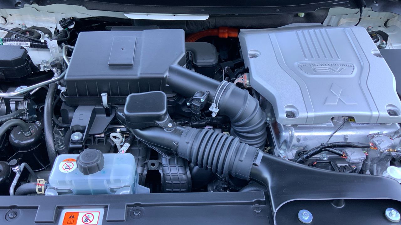 Mitsubishi Eclipse Cross 2.4 PHEV MOTION AUTO 4WD 188 5P