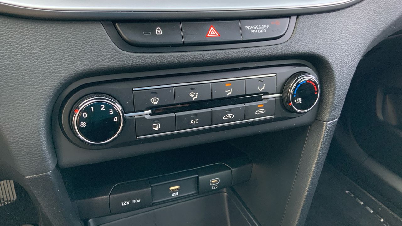 Kia XCeed 1.6 MHEV 100KW CONCEPT 136 5P