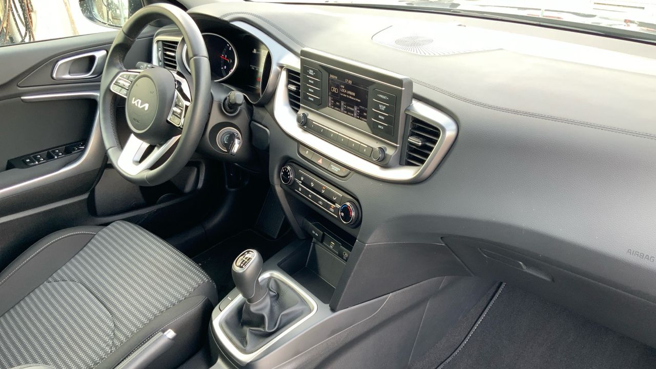 Kia XCeed 1.6 MHEV 100KW CONCEPT 136 5P