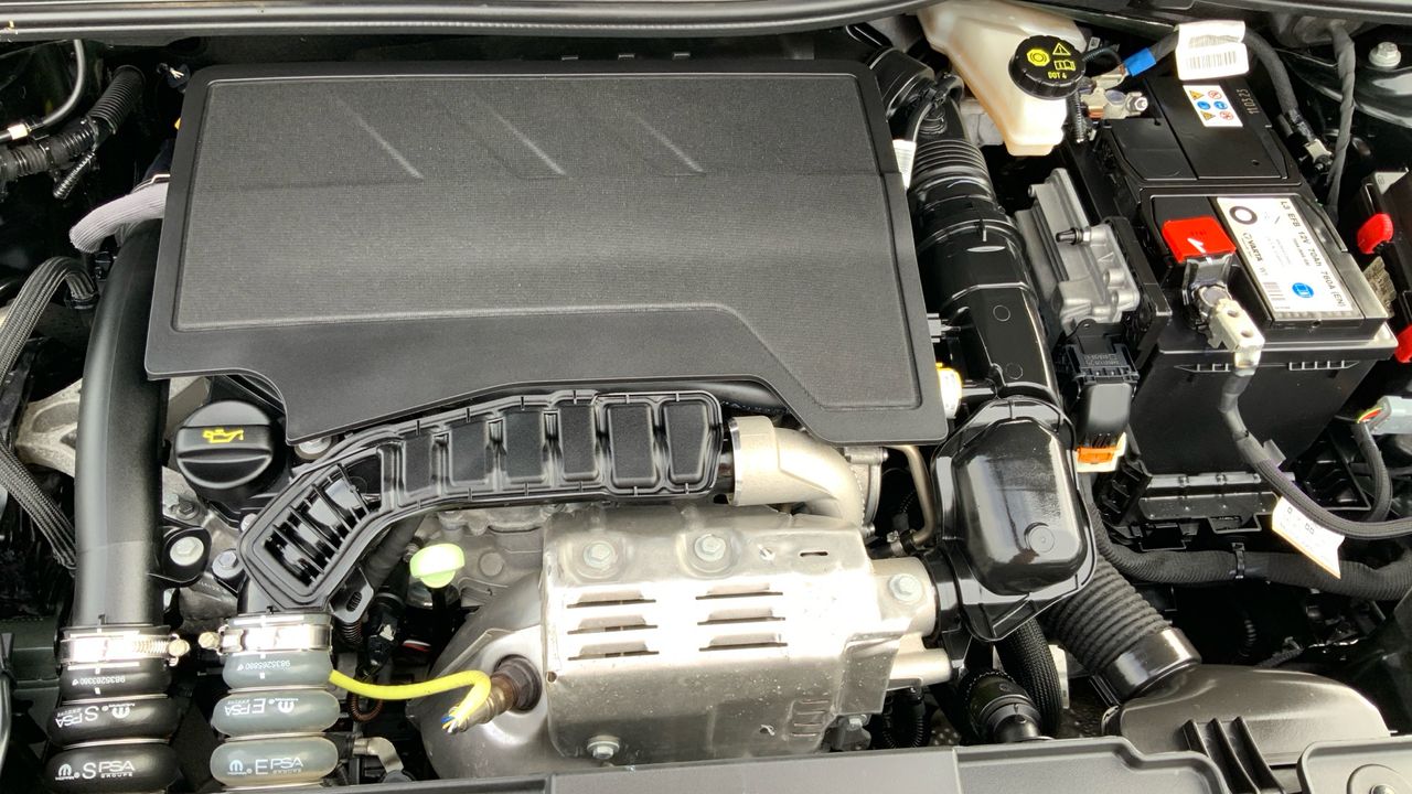 Opel Corsa 1.2T XHL 74KW EDITION 100 5P