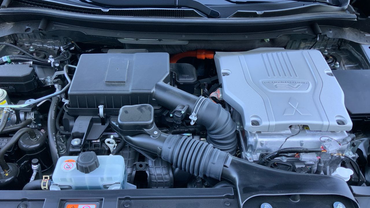Mitsubishi Eclipse Cross 2.4 PHEV MOTION AUTO 4WD 188 5P