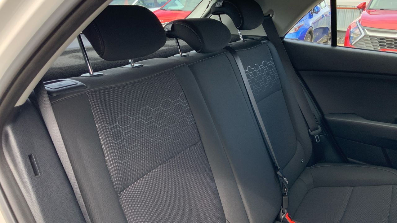 Kia Rio 1.0 T-GDI MHEV IMT 74KW DRIVE 100 5P