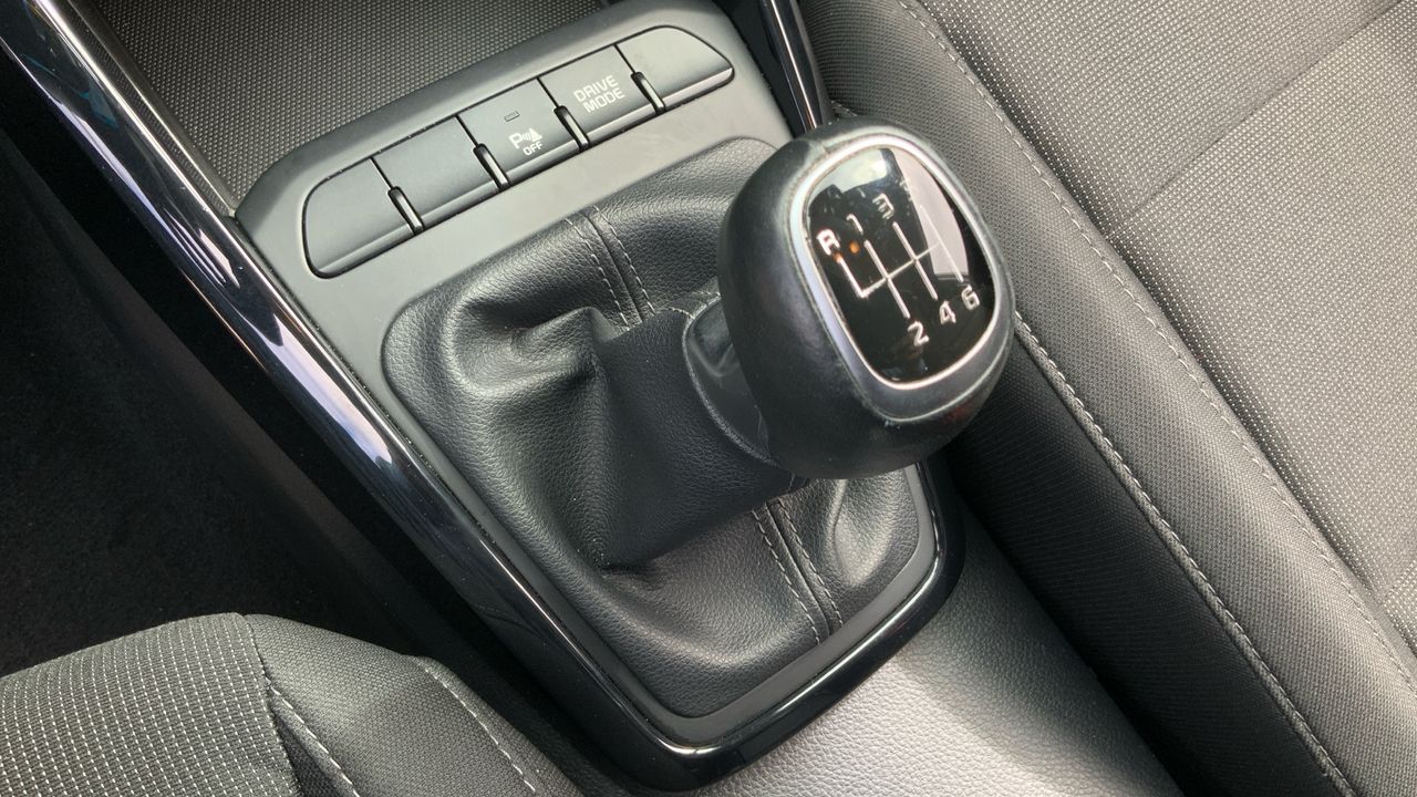 Kia Rio 1.0 T-GDI MHEV IMT 74KW DRIVE 100 5P