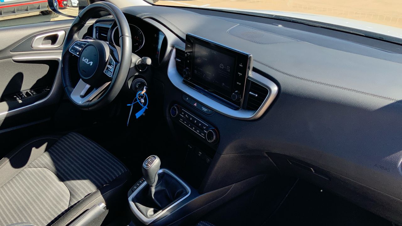 Kia Ceed 1.6 MHEV 100KW DRIVE 136 5P