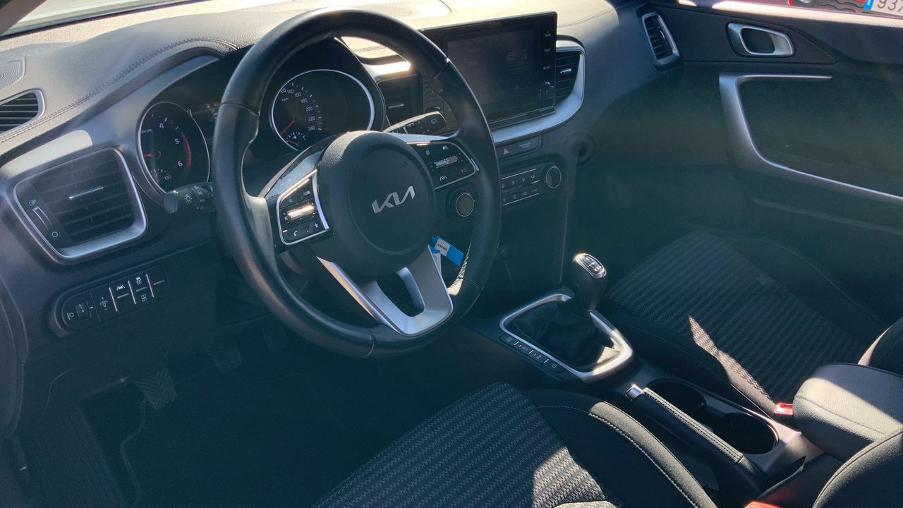 Kia Ceed 1.6 MHEV 100KW DRIVE 136 5P