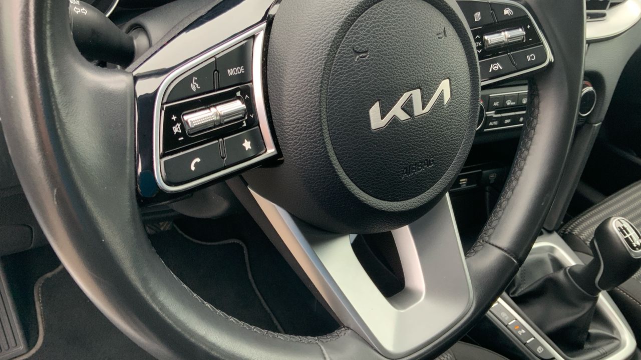 Kia Ceed 1.6 MHEV 100KW DRIVE 136 5P