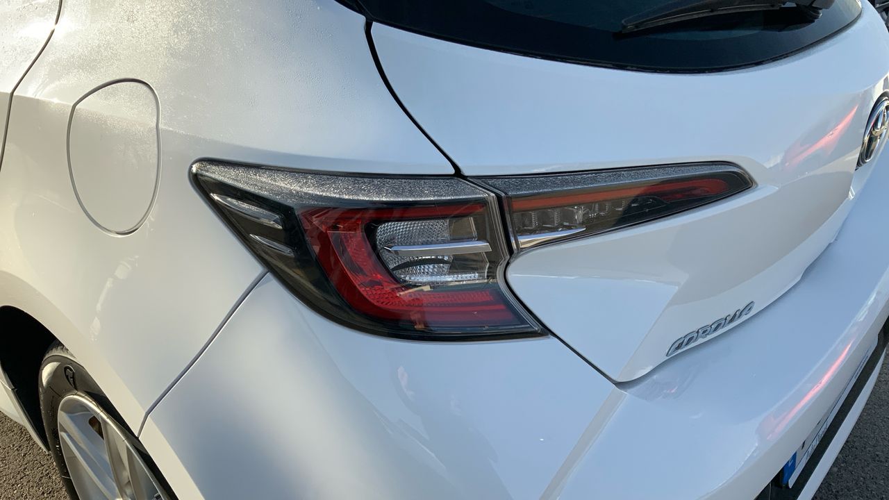 Toyota Corolla 1.8 HYBRID ACTIVE TECH E-CVT 122 5P