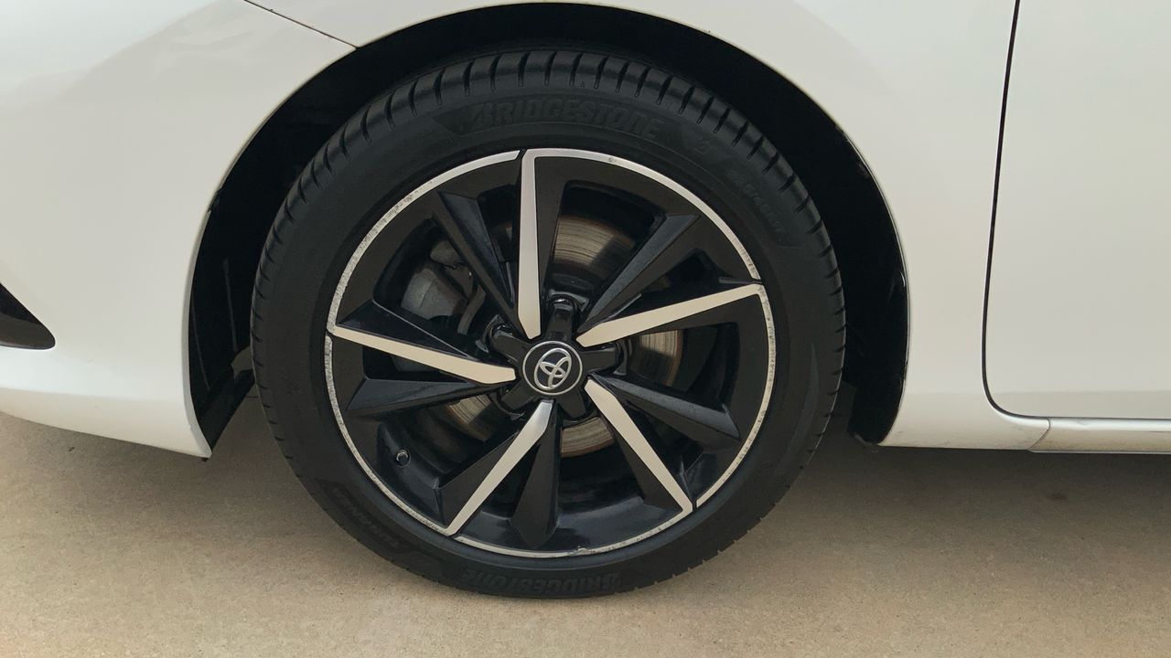 Toyota Auris 1.8 VVT-I HYBRID FEEL! 136 5P
