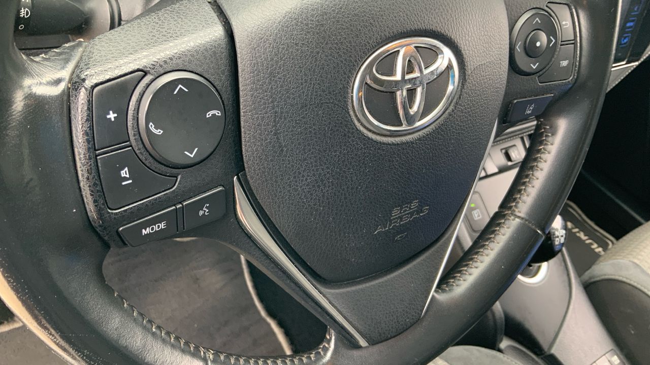 Toyota Auris 1.8 VVT-I HYBRID FEEL! 136 5P
