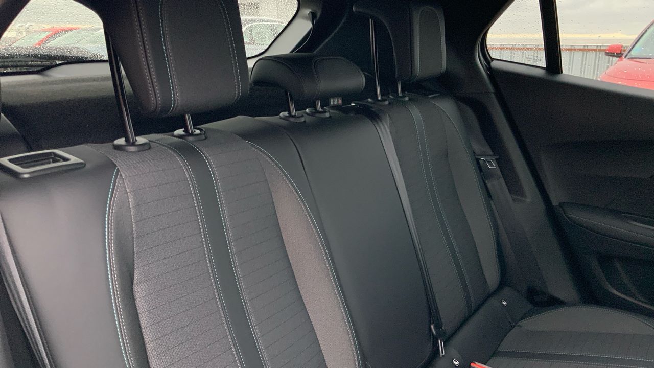 Peugeot 2008 1.2 PURETECH 100 S&S ALLURE 100 5P