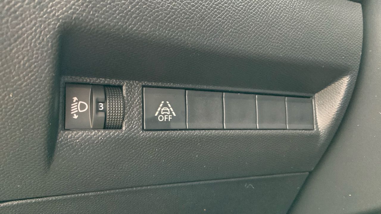 Peugeot 2008 1.2 PURETECH 100 S&S ALLURE 100 5P