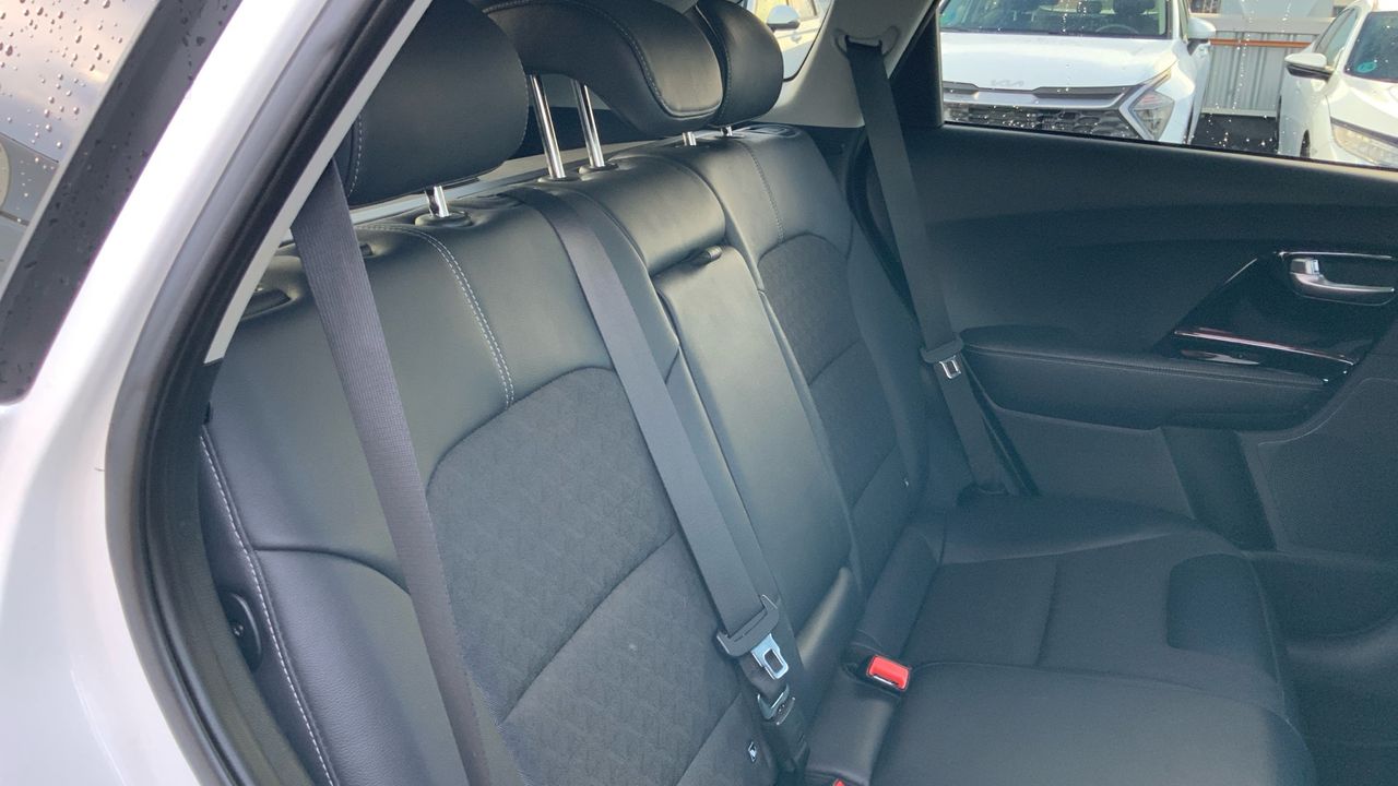 Kia Niro 1.6 GDI HYBRID EMOTION 141 5P