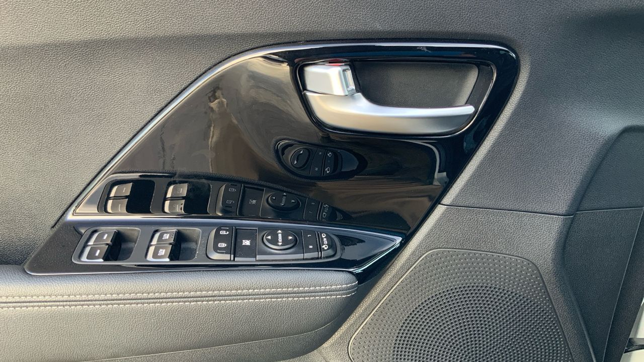 Kia Niro 1.6 GDI HYBRID EMOTION 141 5P