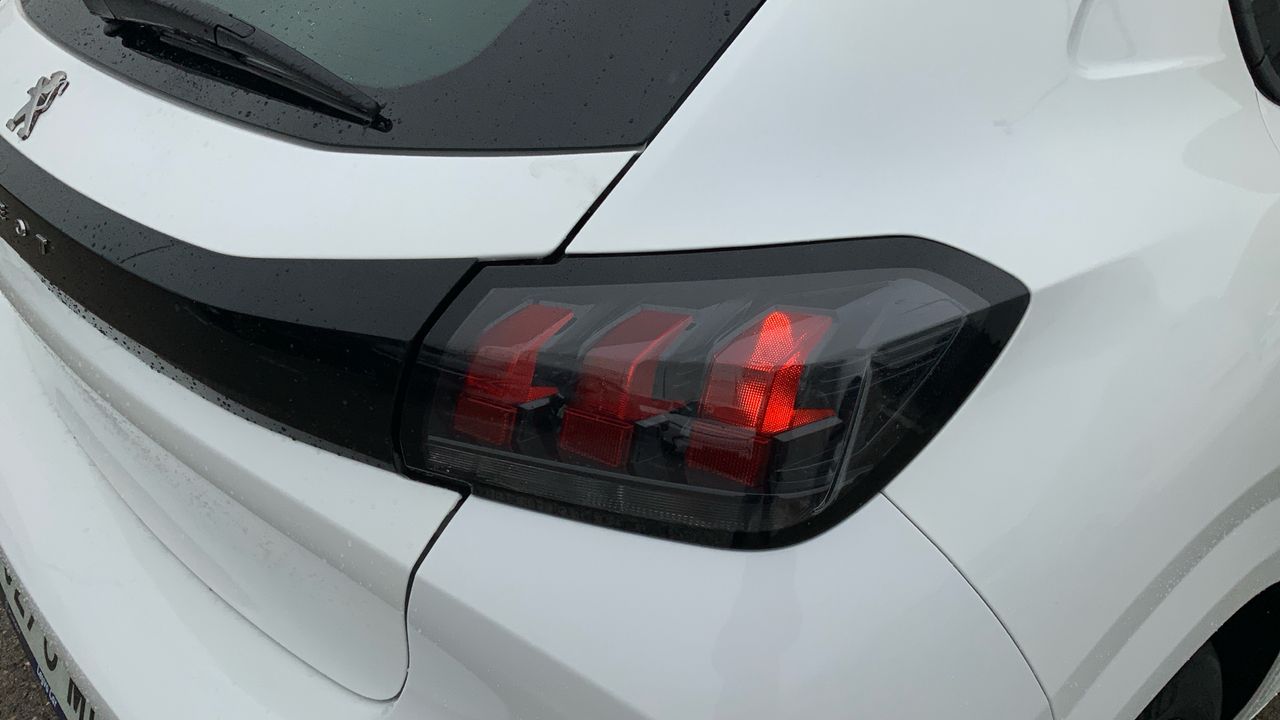 Peugeot 208 1.2 PURETECH 73KW ACTIVE PACK 100 5P