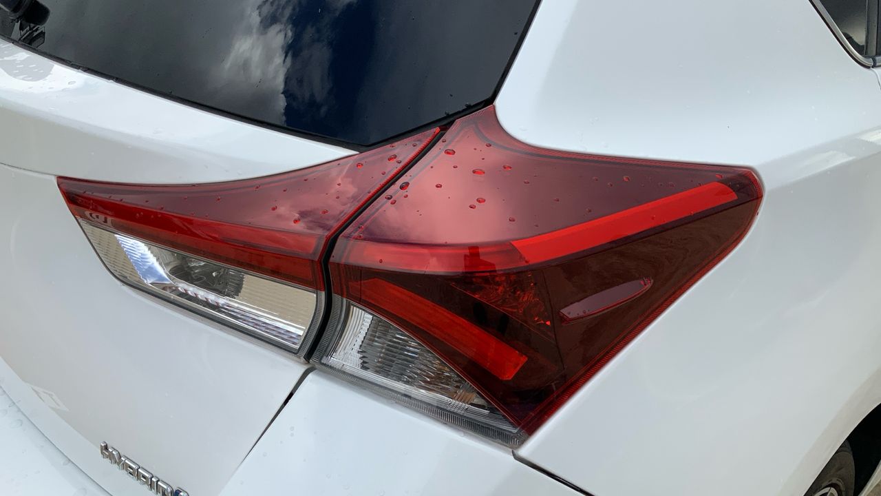 Toyota Auris 1.8 VVT-I HYBRID FEEL! EDITION 136 5P