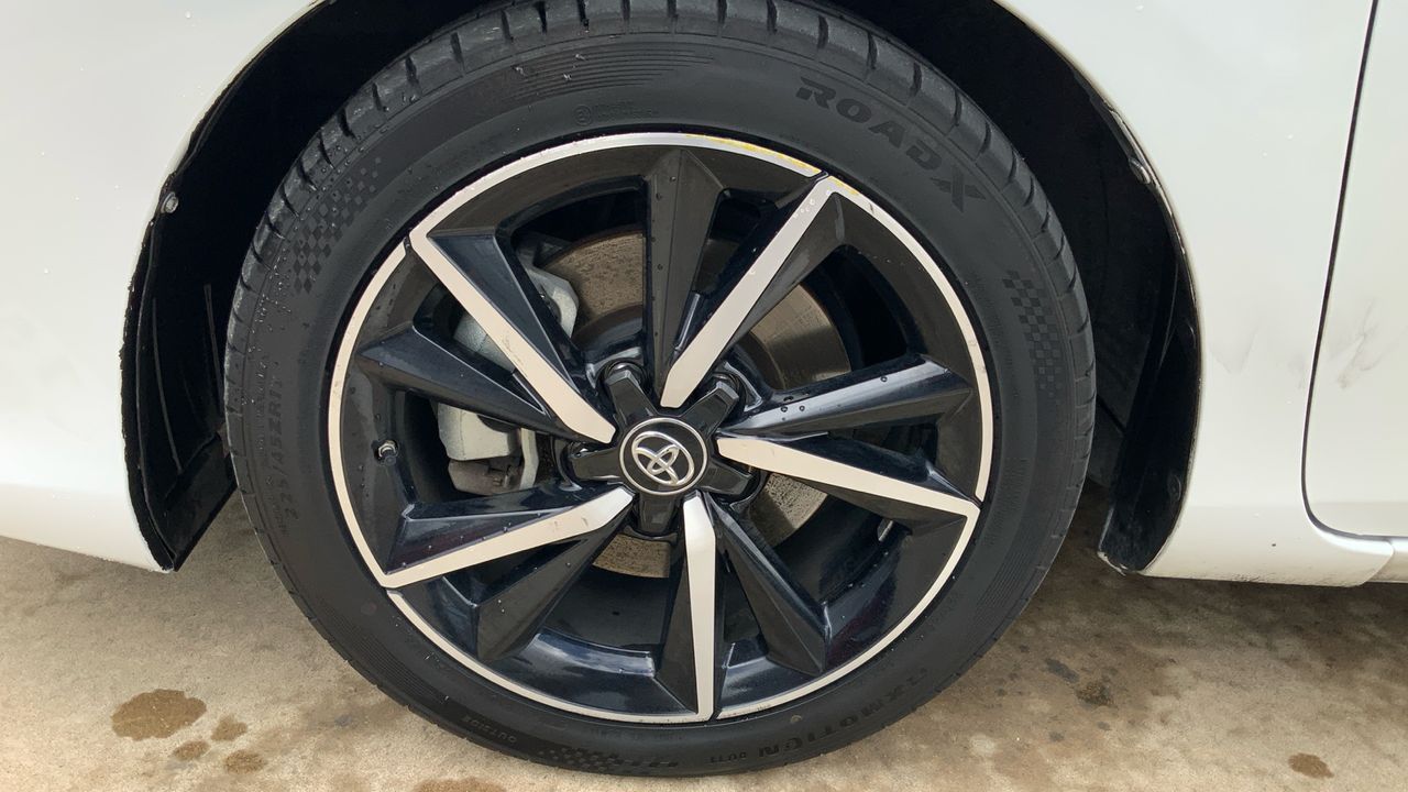 Toyota Auris 1.8 VVT-I HYBRID FEEL! EDITION 136 5P