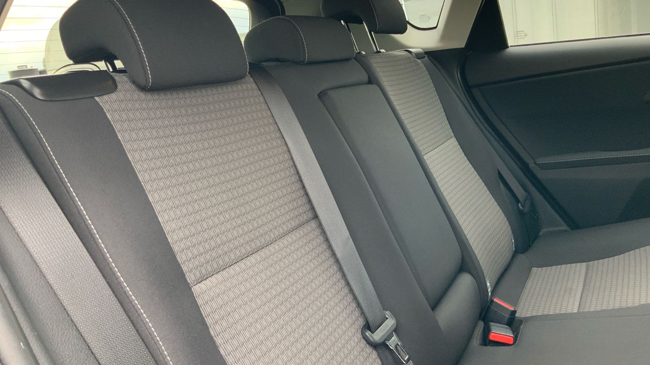 Toyota Auris 1.8 VVT-I HYBRID FEEL! EDITION 136 5P