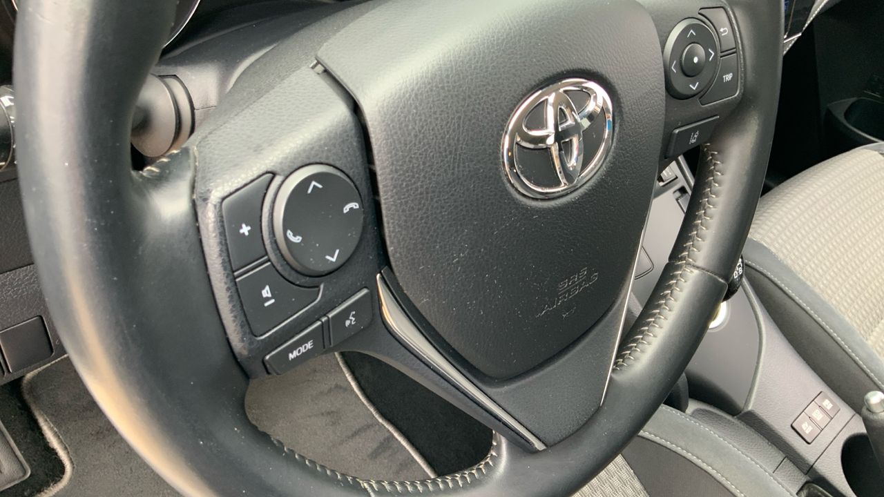 Toyota Auris 1.8 VVT-I HYBRID FEEL! EDITION 136 5P