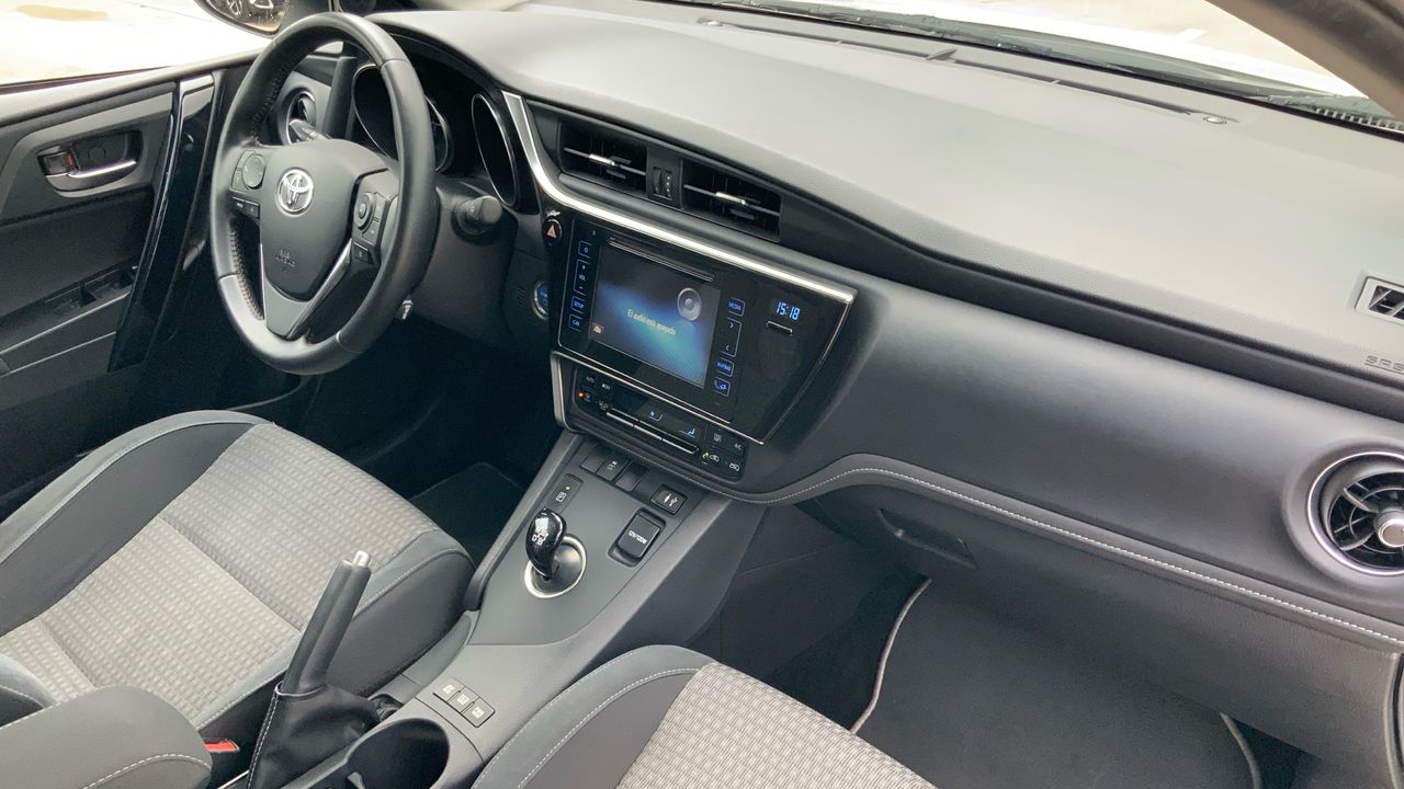 Toyota Auris 1.8 VVT-I HYBRID FEEL! EDITION 136 5P