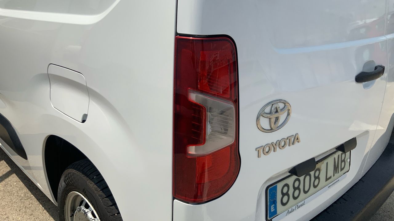 Toyota Proace City 1.5D 75KW GX MWB 650KG 102 4P