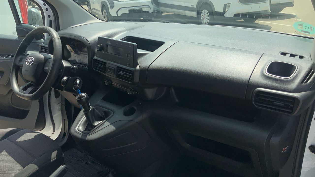 Toyota Proace City 1.5D 75KW GX MWB 650KG 102 4P