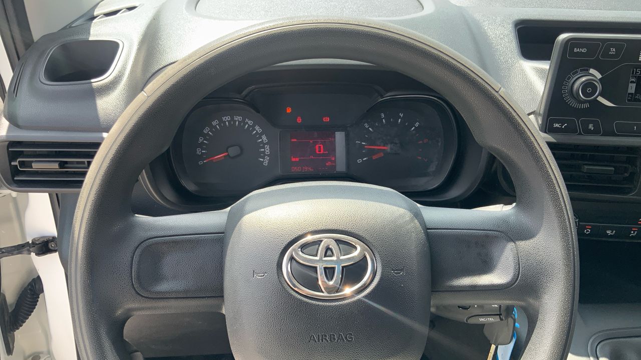 Toyota Proace City 1.5D 75KW GX MWB 650KG 102 4P