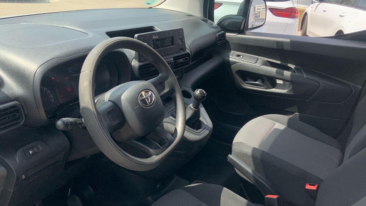 Toyota Proace City 1.5D 75KW GX MWB 650KG 102 4P