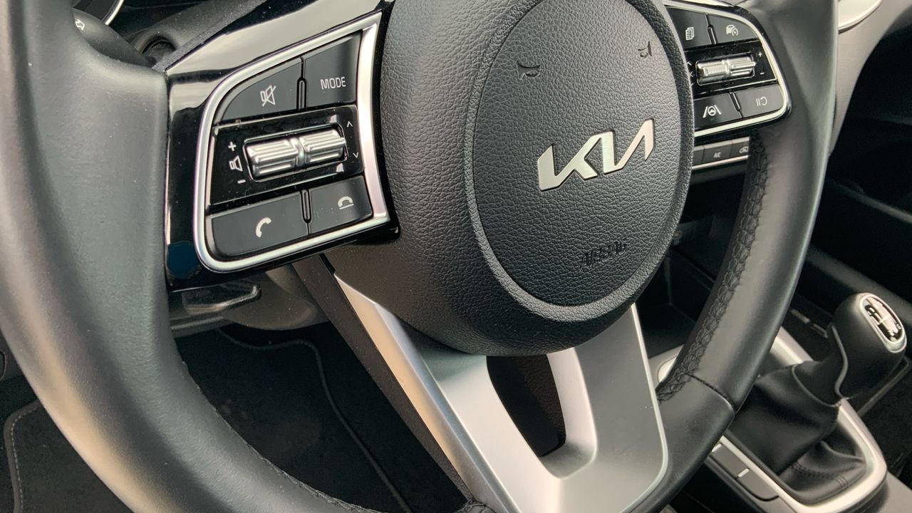 Kia Ceed 1.6 MHEV 100KW CONCEPT 136 5P