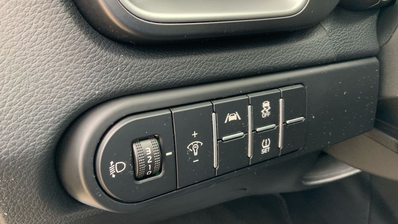 Kia Ceed 1.6 MHEV 100KW CONCEPT 136 5P