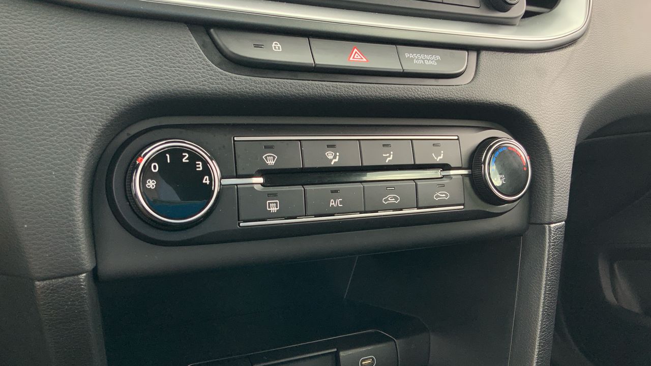 Kia Ceed 1.6 MHEV 100KW CONCEPT 136 5P