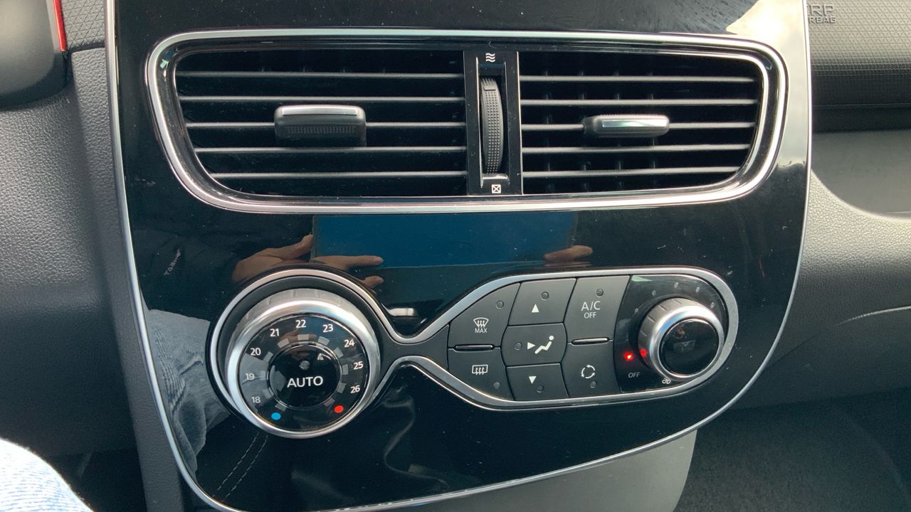 Renault Clio 0.9 TCE ENERGY GLP LIMITED 66KW - 18 90 5P