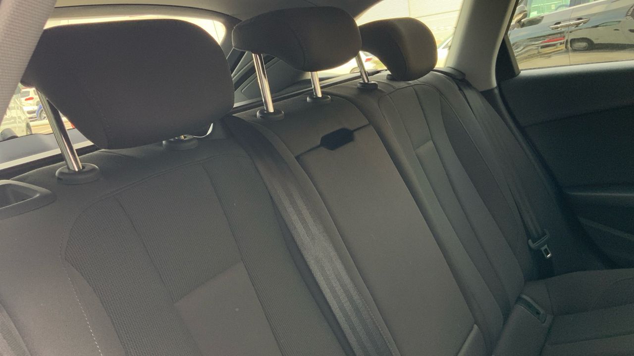 Audi A4 2.0 35 TDI MHEV S TRON BLACK LINE AVANT 163 5P